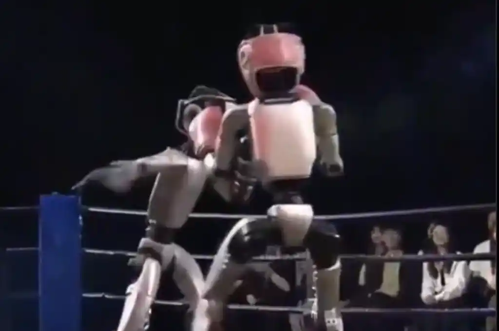 Cuatro robots G1, se enfrentaron en un ring