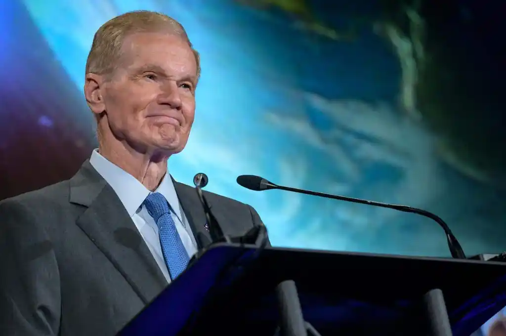 Clarence W. “Bill” Nelson dirige la Administración Nacional de Aeronáutica y el Espacio de EEUU